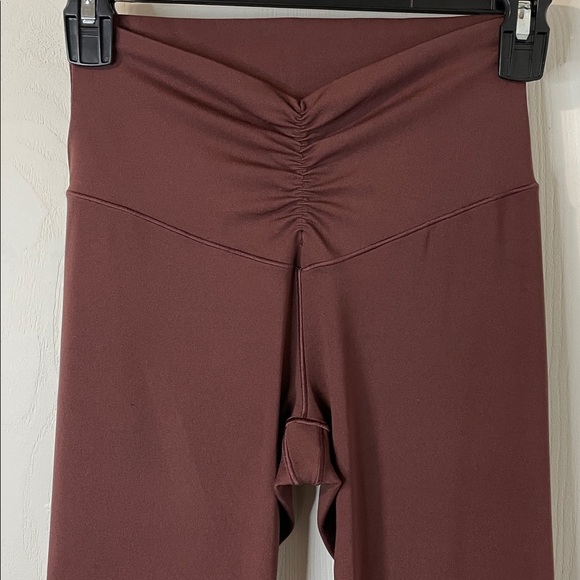 Offline by Aerie Real Me Flare Hi-Rise Chocolate Leggings Size Medium - Picture 5 of 12